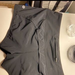 BLACK LULULEMON SPEED UP